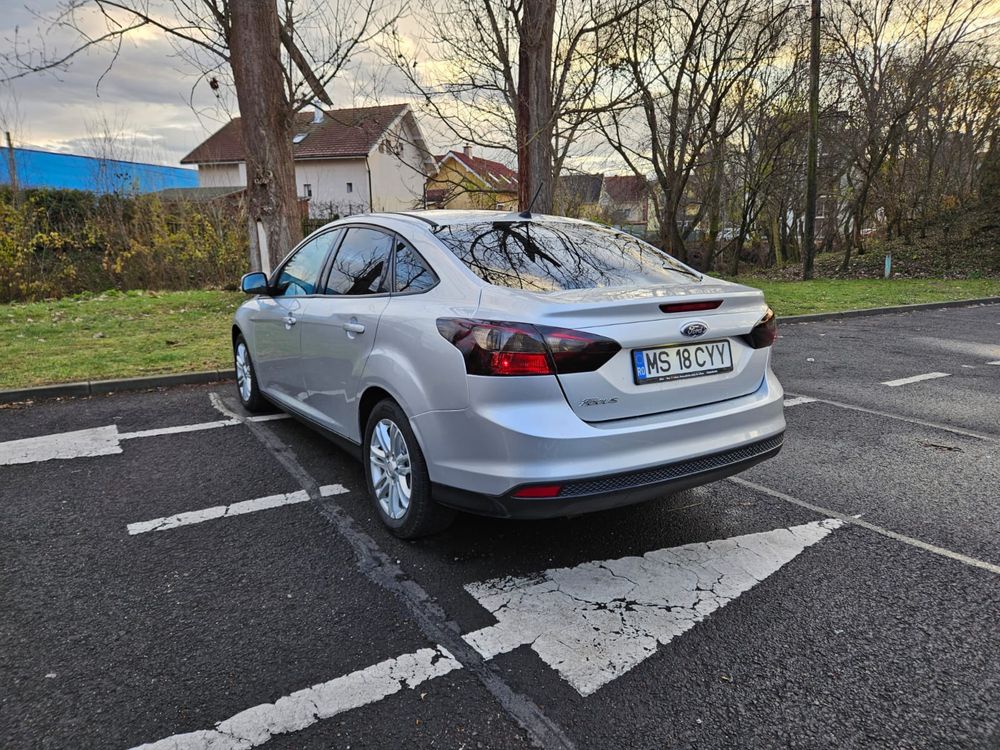 Ford Focus Limuzina