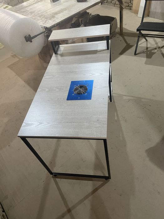 Маникюрный стол лофт с встроенной вытяжкой