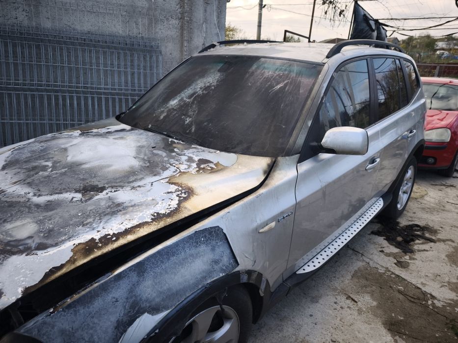 vând BMW X3 avariat