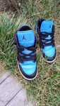 Vând pantofi jordan 1 low albastru
