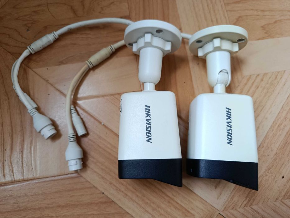 Продам 2 камеры 8MP Hikvision Poe switch