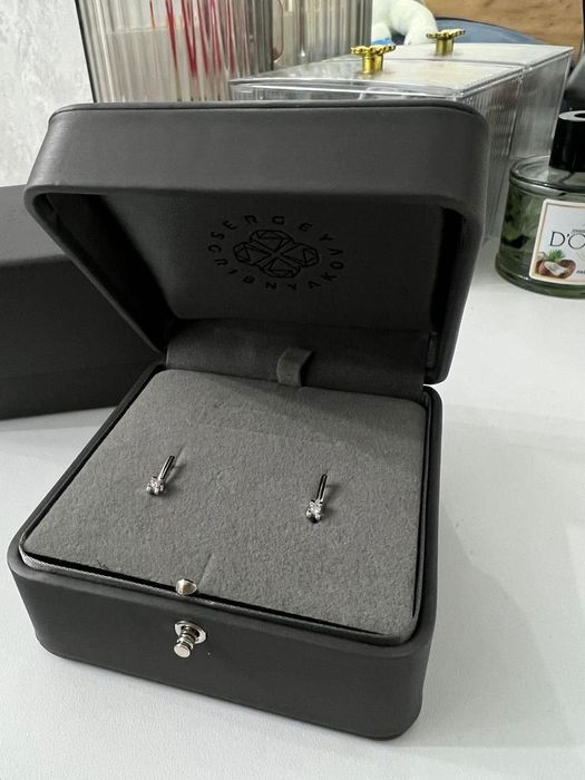 Продам серьги белое золото, бриллианты