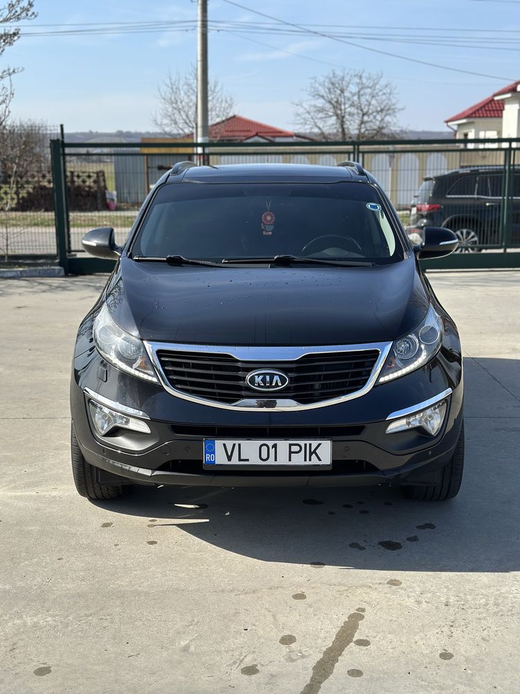 Kia Sportage 2.0 CRDI • 4x4 • Automata • Navigatie • Panoramic •