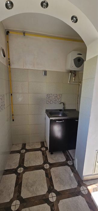 inchiriez apartament 3 camere - zona centrală - ideal pentru familie