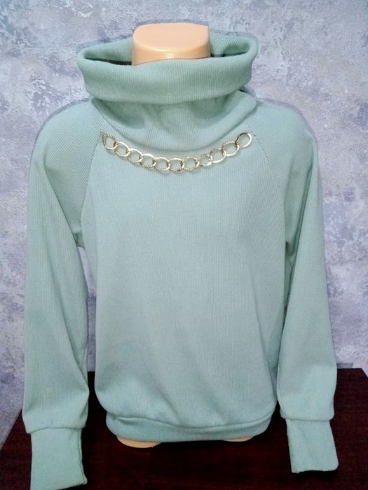 Свиштоты и кофты  для девочек