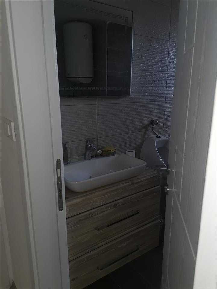 Дава се под наем Тристаен апартамент в Пловдив, Остромила - 82 кв.м за 270.3 € - Снимка #1