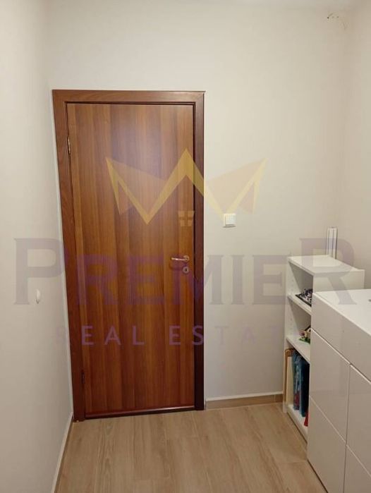 Продава се Тристаен апартамент в Бургас, Лазур - 125 кв.м за 1976 €/кв.м - Снимка #3