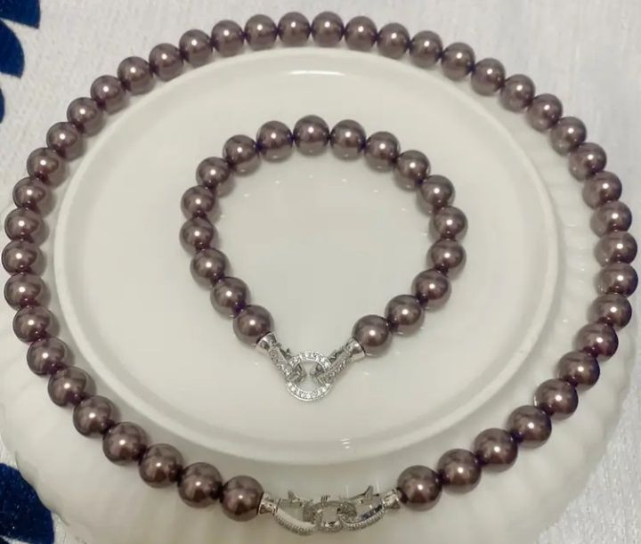 Продам бусы 2 вида