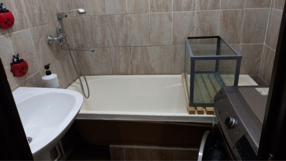 3 xonali Kvartira sotiladi