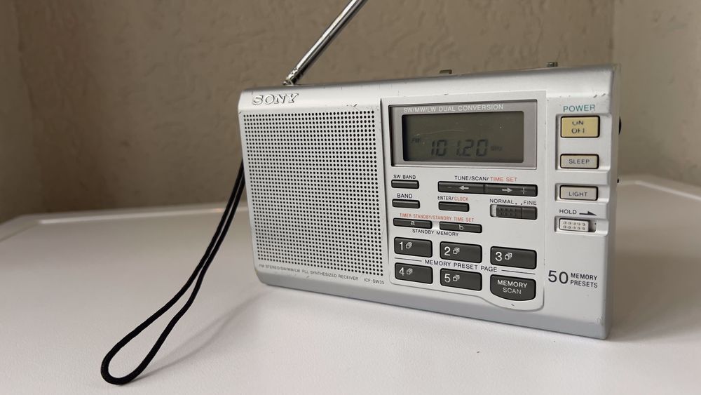Vintage Radio Sony ICF-SW35 1999 Tokyo.