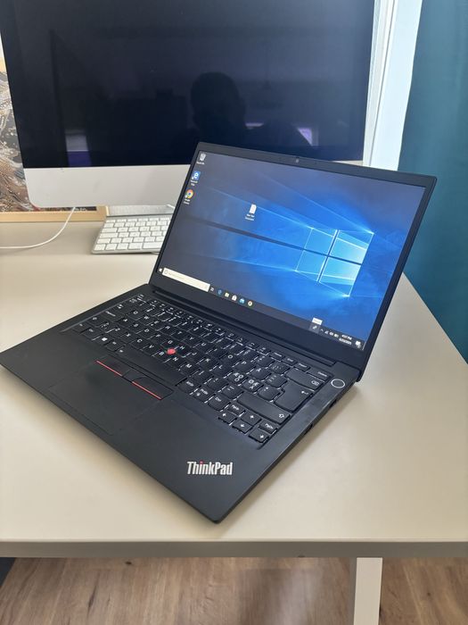 Lenovo Thinkpad E14• Ryzen 5-5500u• 16gb ram• SSD Nvme 256• 14”