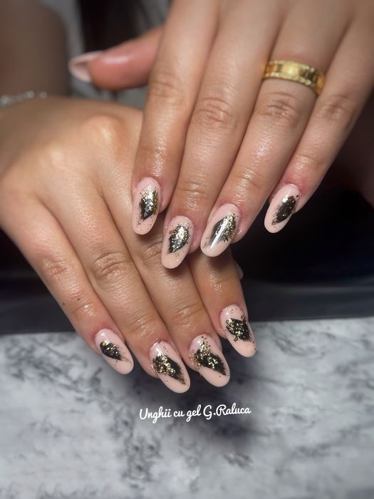 Manichiura si pedichiura cu gel