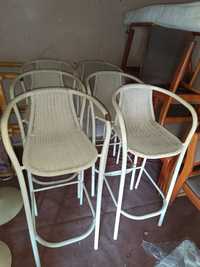 Ратанови бар столове