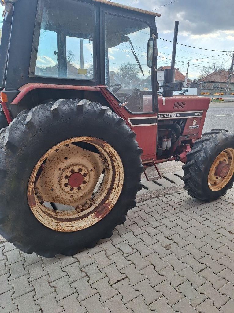 Tractor Case International 685 4x4