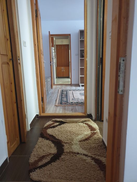 Închiriez apartament 2 camere
