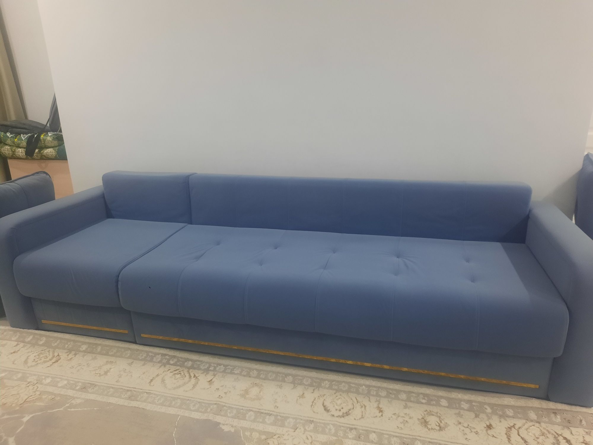 Продаем диван,почти новое