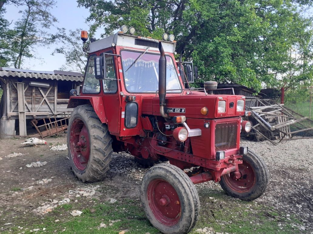 Tractor Unicersal 650 M