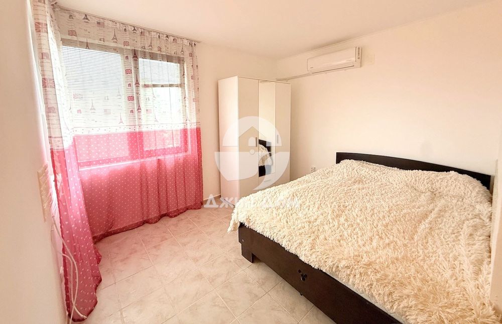 Просторен тристаен апартамент в к-с „Бей Вю Вилас“, с. Кошарица