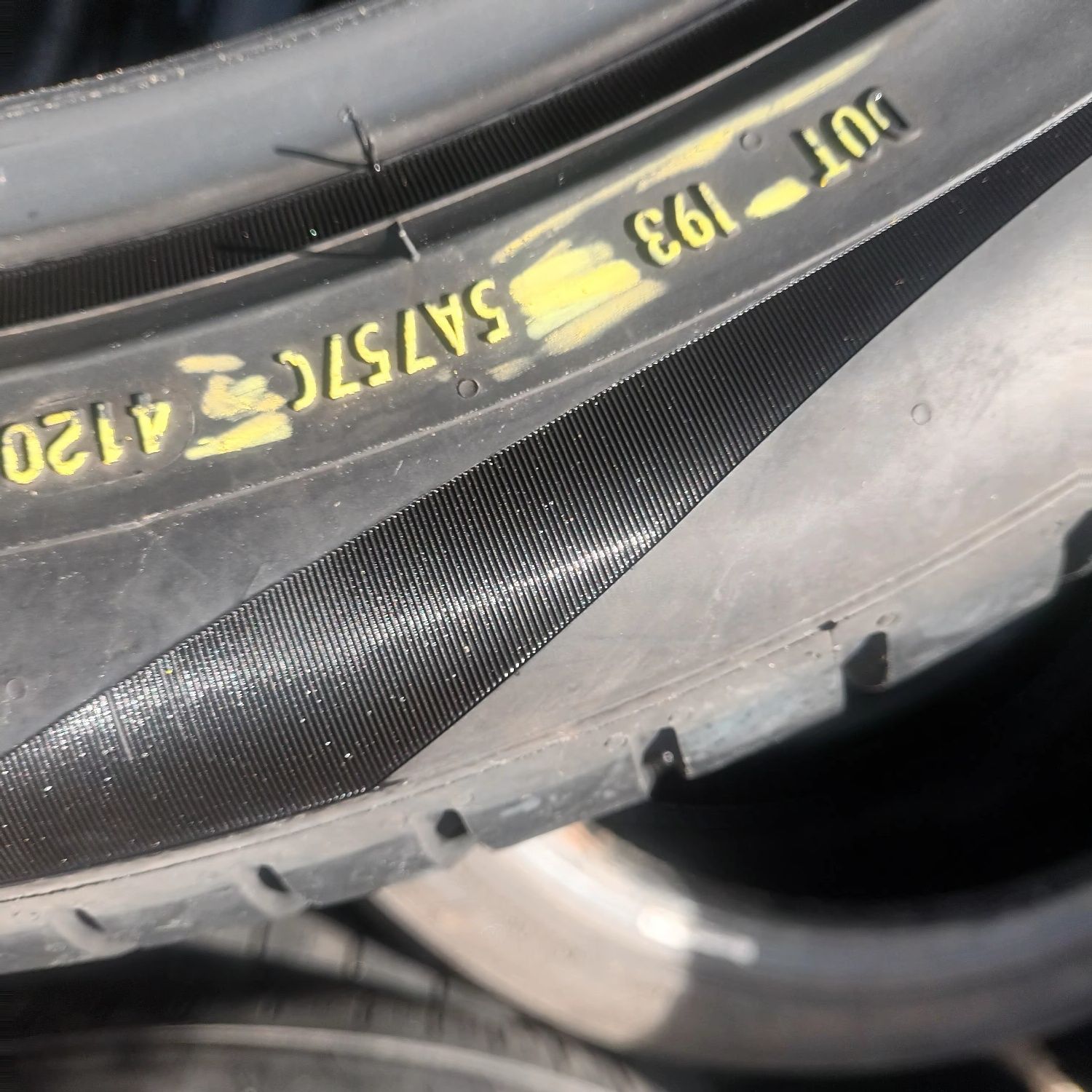 255 45 19 PIRELLI 2бр летни дот 2020г