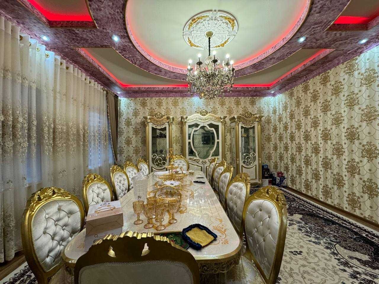 Tayyor hovli sotiladi 10 sotiq.