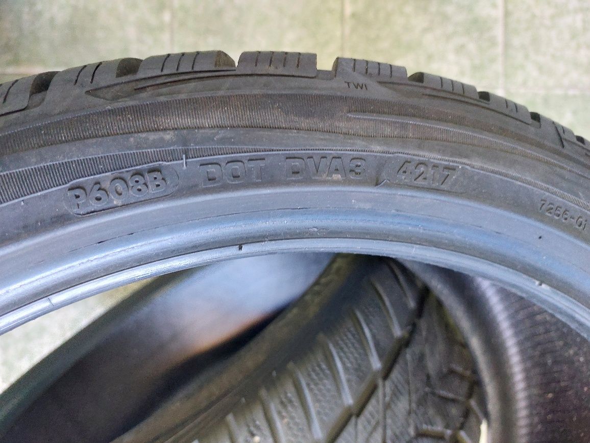 2 anvelope 235/35 R19 Vredestein