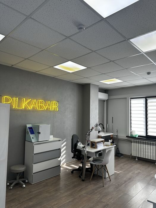 Сдаётся в аренду маникюрный стол