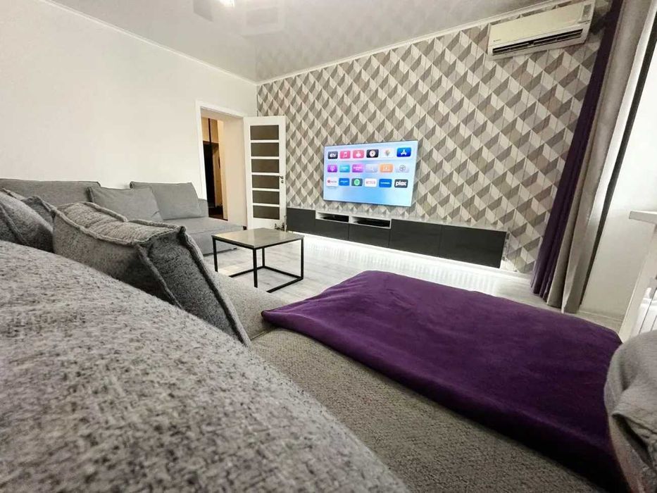 Дава се под наем Тристаен апартамент в София, Център - 90 кв.м за 561 € - Снимка #3