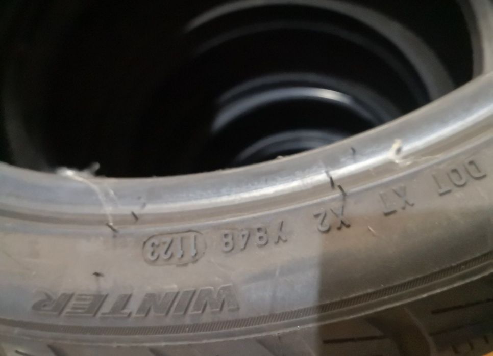 225 40 19 цола Pirelli dot 23