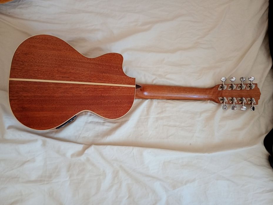 Ukulele Luna electro acustic