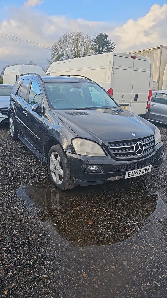 Mercedes-Benz ML 420 на Въздух на части