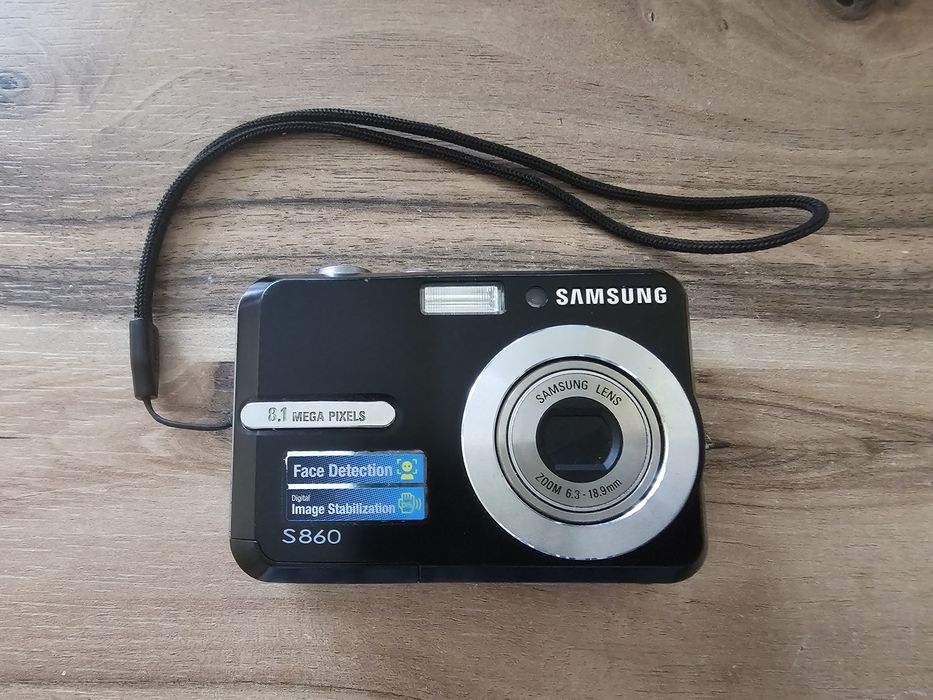 Samsung S860 – Компактна 8.1 MP камера + Подарък SD карта