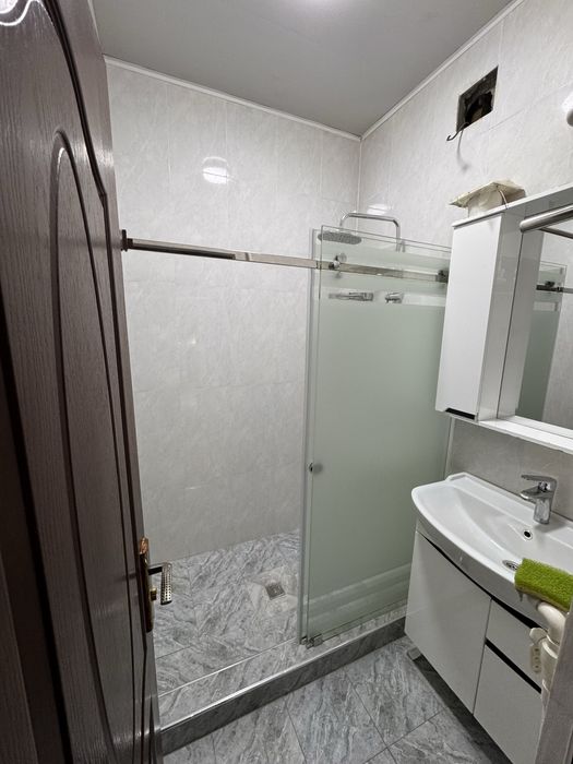 Chilonzor 16- balniysa roparasida 3 xona dom sotiladi