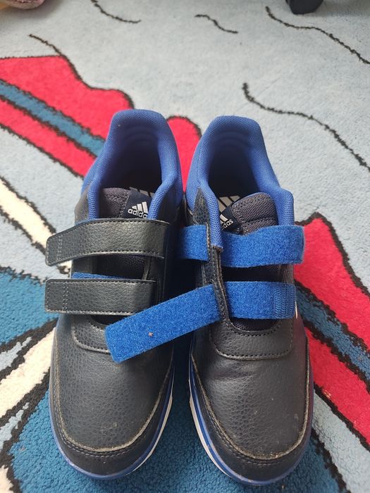 Adidași băieți mărime 38