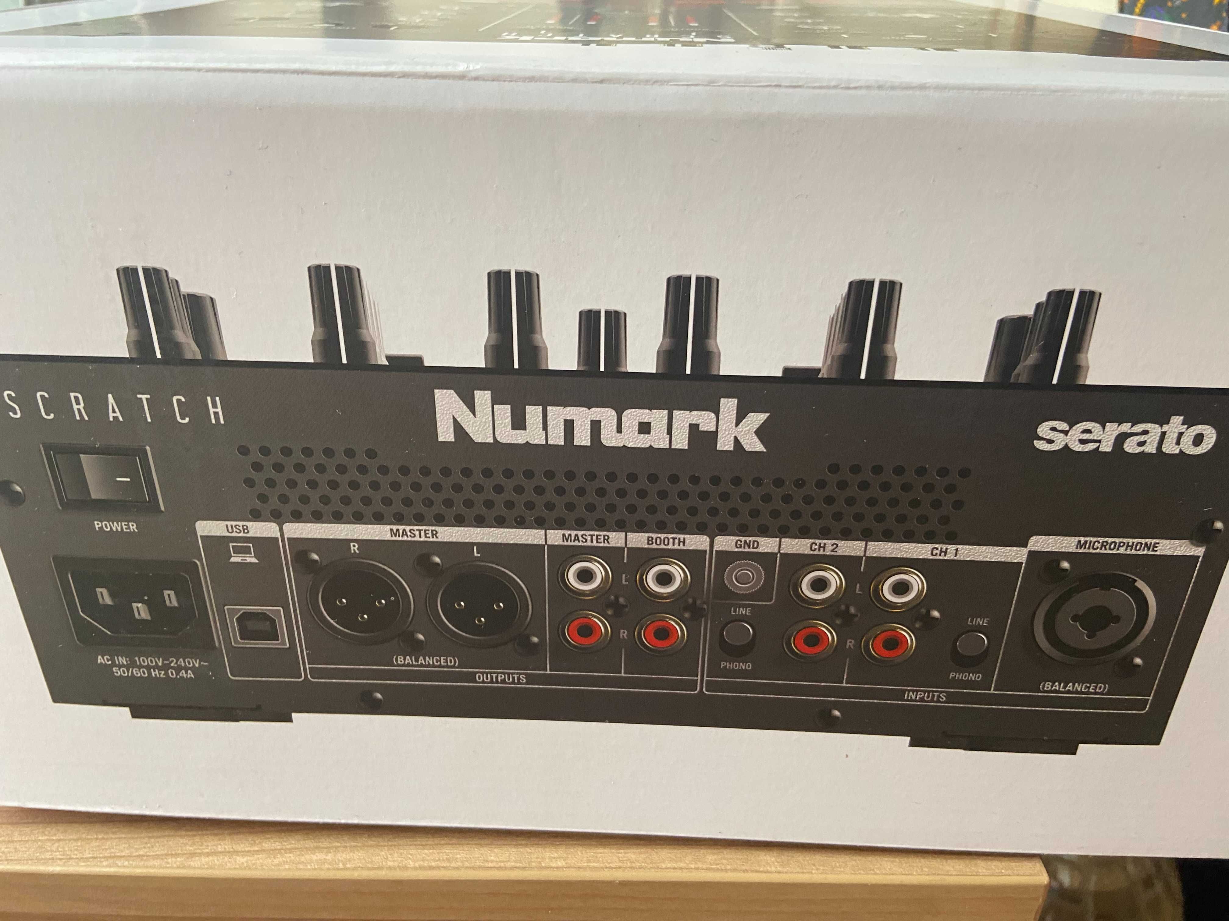 Numark Scratch Mixer DJing + Decksaver - Състояние равно на ново