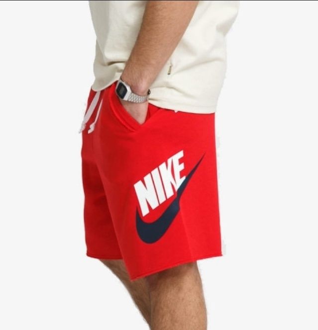 Pantaloni nike scurti L si XL originali noi