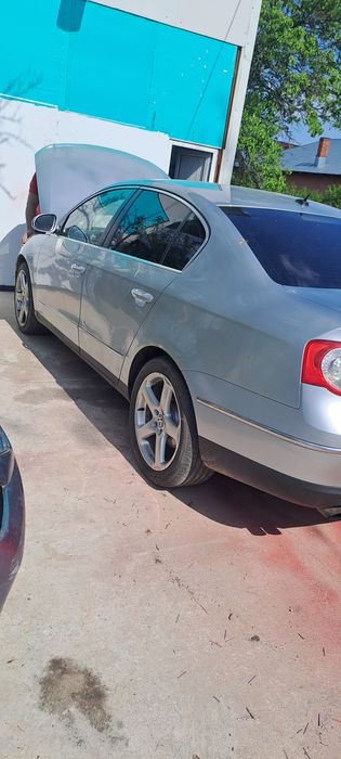 Piese vw Passat B6 2.0 fsi cod motor BLR Motorul se da cu proba