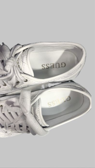 Vand adidasi guess originali