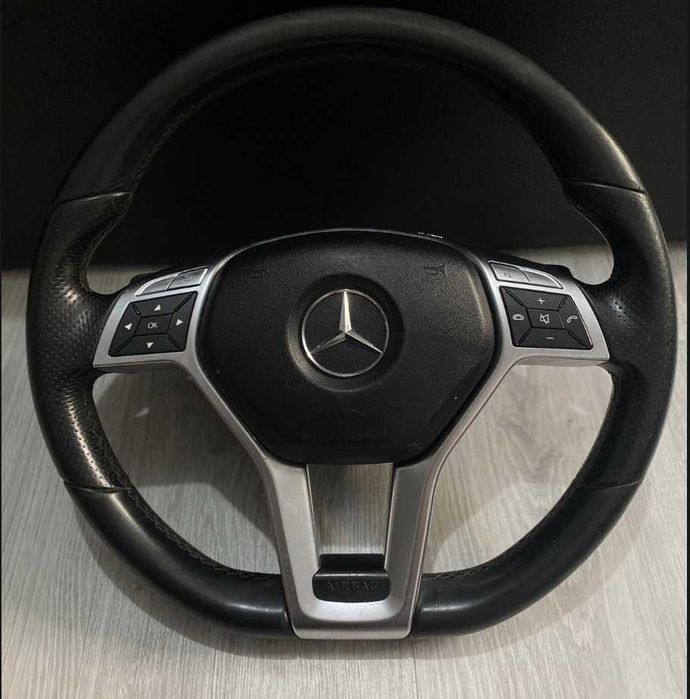 Volan cu padele Mercedes W204 W212 W207 W218 AMG