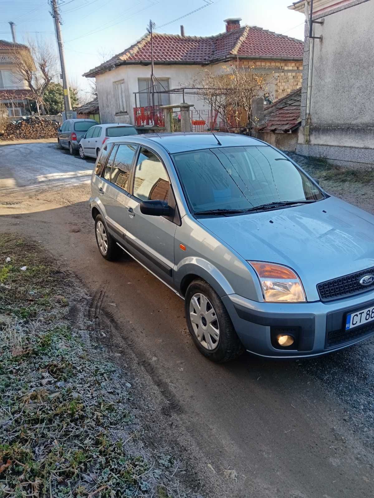 Продавам Ford Fusion в топ състояние