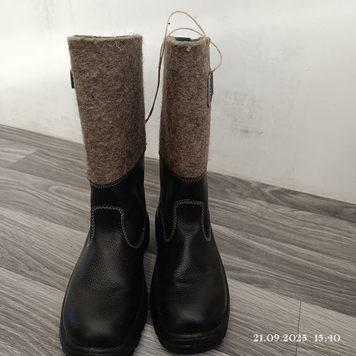 Продам зимние сапоги
