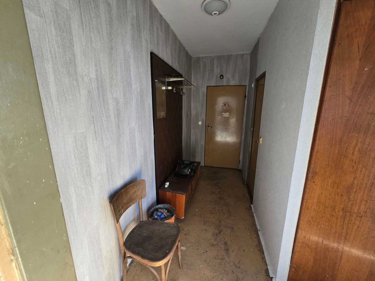 Продава се Двустаен апартамент в Ихтиман - 57 кв.м за 761 €/кв.м - Снимка #5