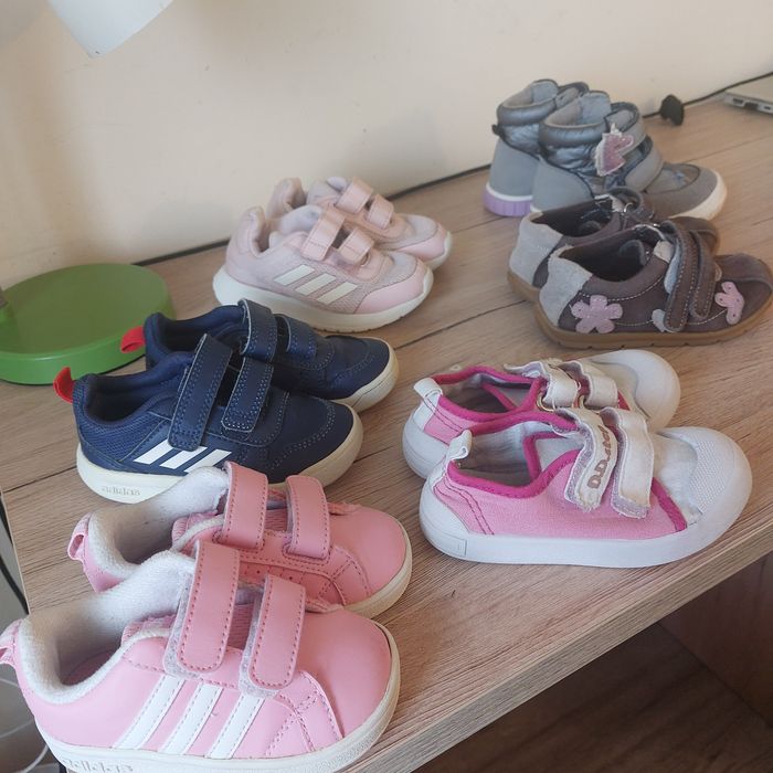 Детски обувки маратонки ботуши боти