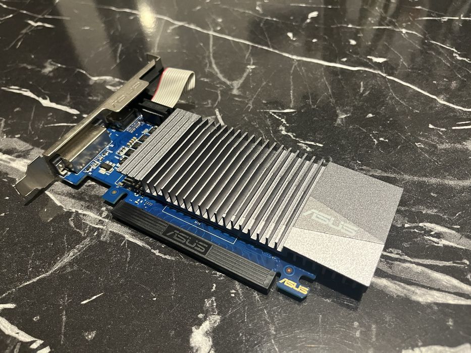 Vand placa video Nvidia gt710 CA NOUA!