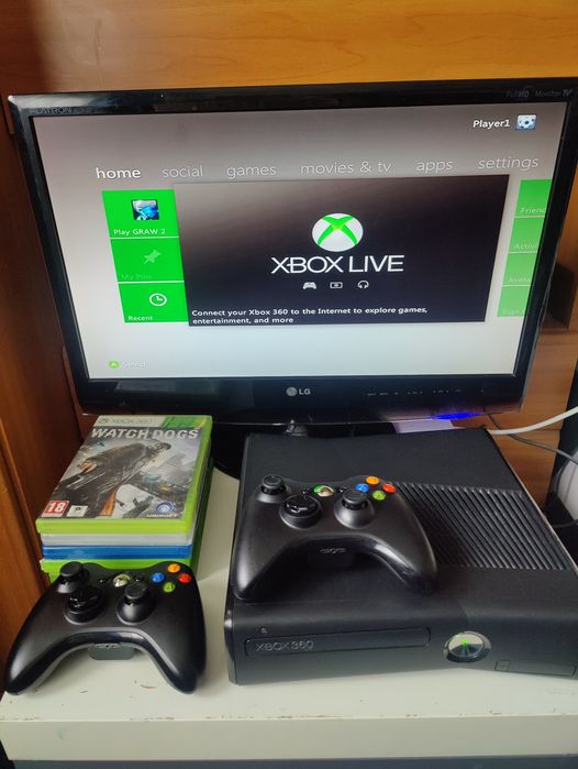 Vand Xbox360 Slim+2 controllere