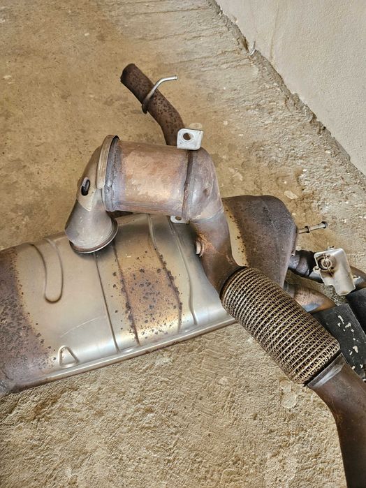 Se vinde catalizator si finala de golft 7 R