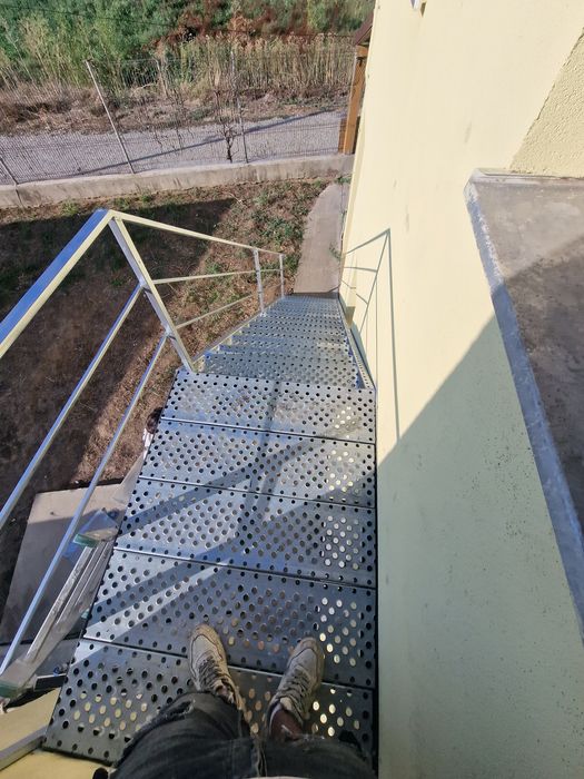 Scari metalice galvanizate