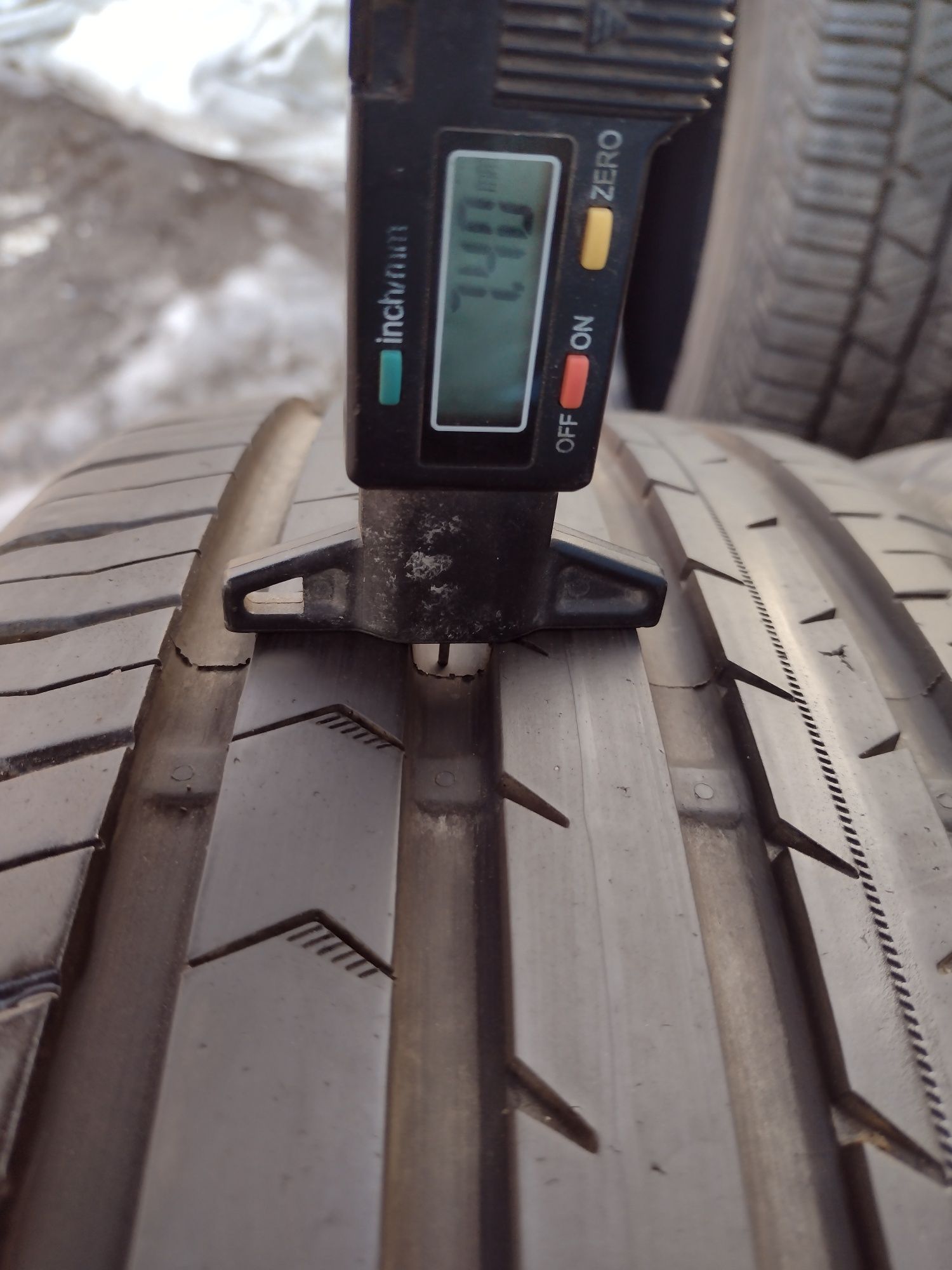 Почти нови 2бр.225/60/17 Continental CPC2 suv dot3016
