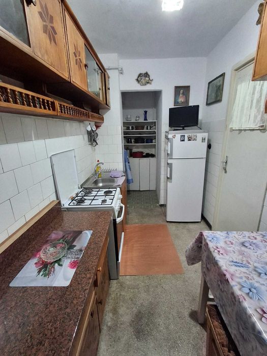 Inchiriez 2 camere George Enescu zona catedrala