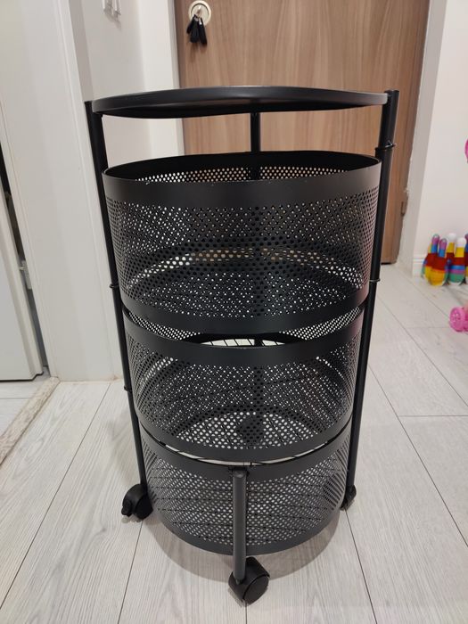 Titlu: Raft rotativ rotund pe roți, cu 3 etajere și suport fix