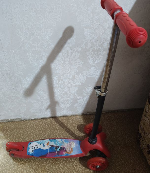 Отдам самокат даром